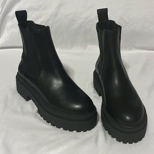 New saks fifth Ave size 5